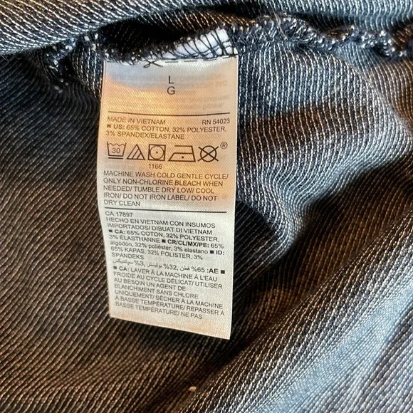 Old Navy Built In Flex Polo, Size L - Picture 5 of 5